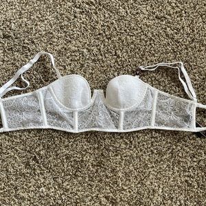 NWT Victoria’s Secret white lace bustier bra 32B